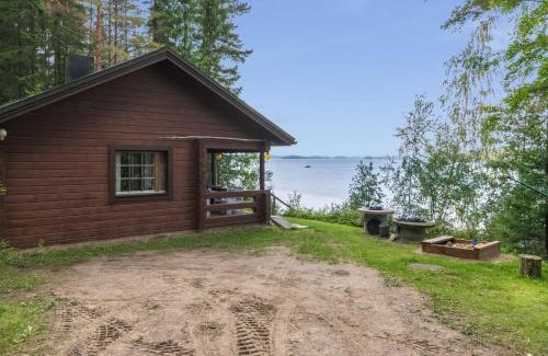 Lotjola House | Cozy Holiday Home Illanvirkku with Hot Tub & Pet Friendly
