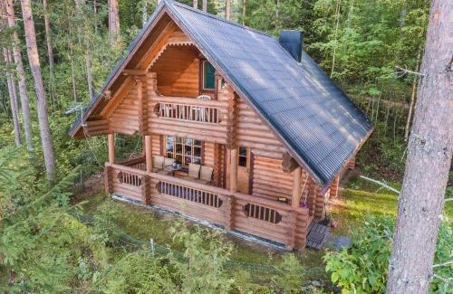 Lotjola House | Inviting Holiday Home Iltarusko with Hot Tub & Pet-Friendly