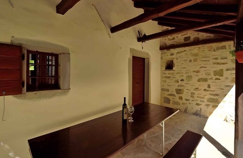 Kotli House | Relaxing Holiday Home with Pool & BBQ in a Quiet Spot