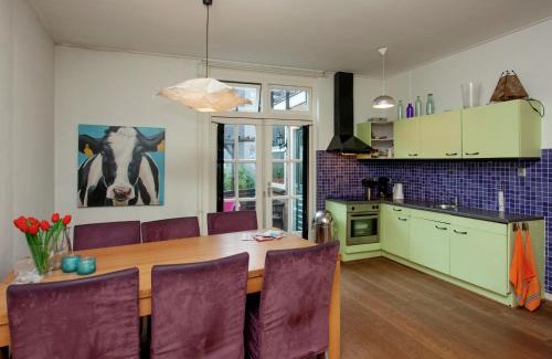 Alkmaar House | Central Alkmaar Holiday Home: Family-Friendly Retreat