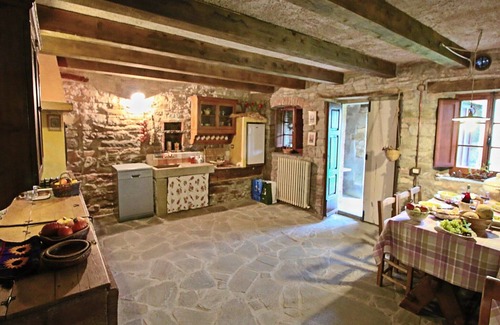 Apecchio House | Discover Belvilla by OYO Nicchio di Rosa - Family-Friendly Stay