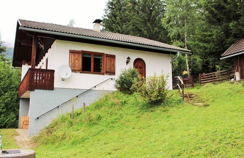 Arriach House | Cozy Holiday Home in Arriach near Lake Ossiach