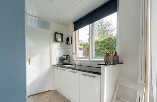 Baarland House | Pet-Friendly Holiday Home in Baarland with Ocean View