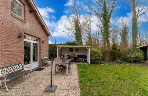 Baarland House | Pet-Friendly Holiday Home in Baarland with Ocean View