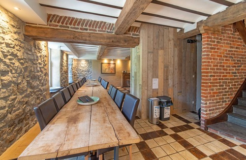 Monville House | Exquisite Holiday Home in Melreux-Hotton with Sauna & Pool