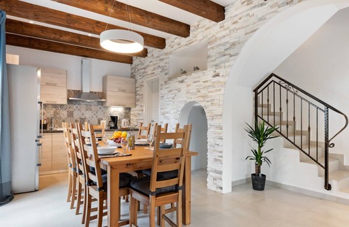 Lanisce House | Charming Holiday Retreat with Pool and Terrace near Buzet