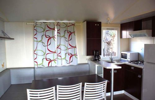 Calella Resort | Cozy Holiday Home in Calella de la Costa with Pool