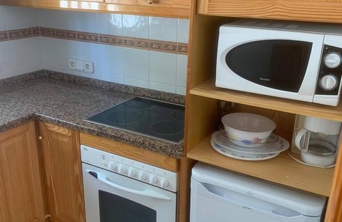 La Empedrola Apartment | Cozy Oceanfront Holiday Home in Calpe for Four Guests