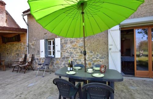 Gannay-sur-Loire House | Nature Retreat: Family & Pet-Friendly Holiday Home