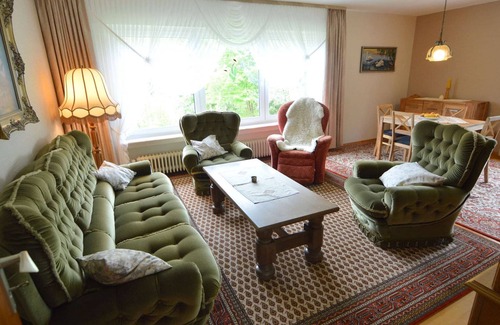 Densborn House | Tranquil Holiday Home in Densborn with Lovely Garden