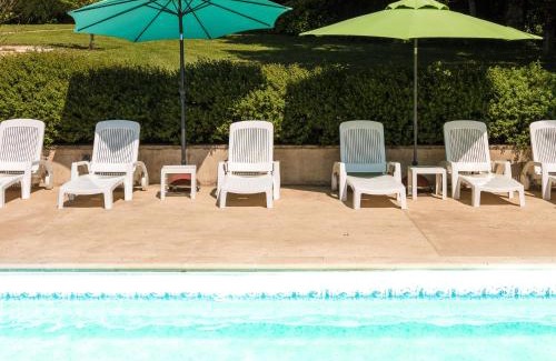 Thenon House | Idyllic Thenon Holiday Home with Pool & Family-Friendly Perks