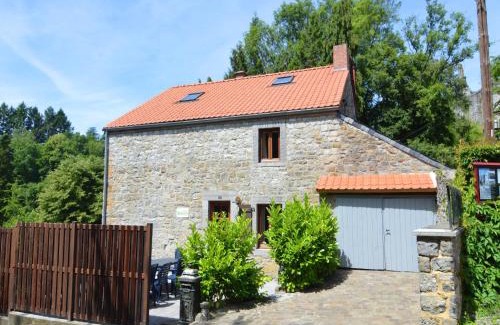 Onhaye House | Inviting Holiday Home in Fala - Family-Friendly Escape