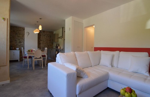 Harre House | Idyllic Holiday Home in Fays with Sauna & Spa Services
