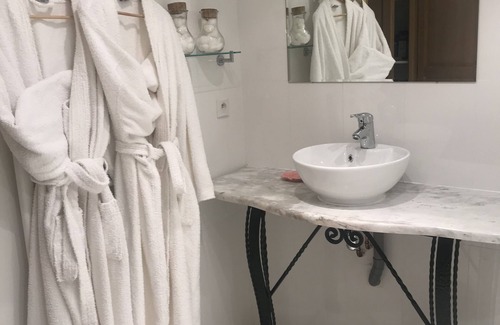 Digne-les-Bains House | Nature Retreat: Cozy Holiday Home Near Digne with Pool