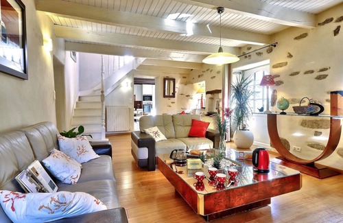 Huelgoat House | Exceptional Holiday Home with Garden & Pet-Friendly Comfort
