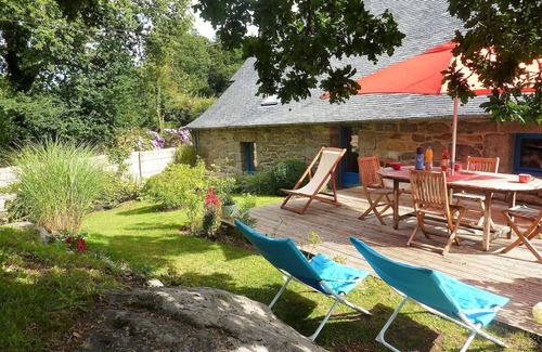 Huelgoat House | Exceptional Holiday Home with Garden & Pet-Friendly Comfort
