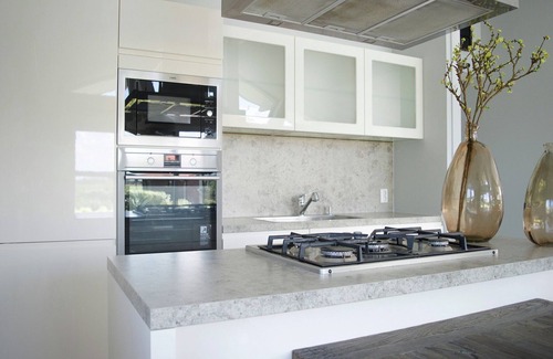 Kattendijke House | Ideal Holiday Home Near Oosterschelde with Breakfast & Kitchen