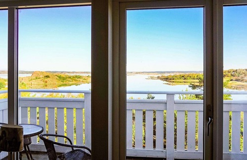 Klovedal House | Cozy Holiday Home in Klövedal with Breakfast & Family Friendly