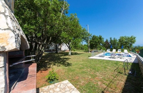 Bartici House | Idyllic Holiday Home in Labin with Private Pool & WIFI