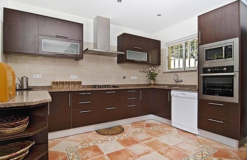 Funchal House | Holiday home in Lagos with garden