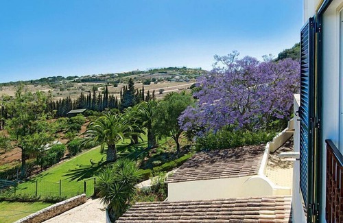 Funchal House | Holiday home in Lagos with garden