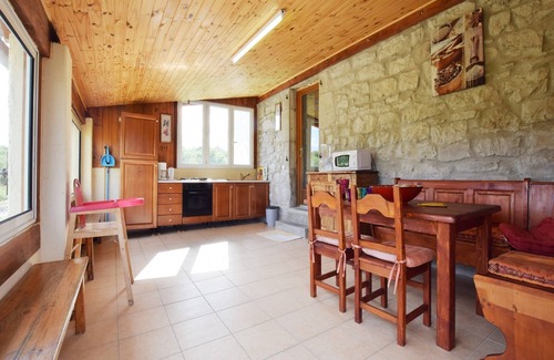 Lanas House | Elegant Vintage Holiday Home in Lanas with Pool & Breakfast