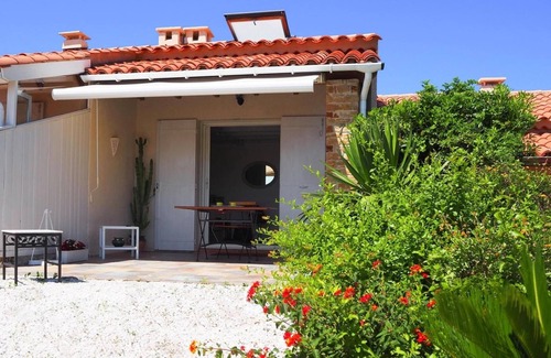 Le Lavandou House | Charming Tiny House with Sea View in Le Lavandou