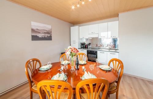 Leglise House | Inviting Holiday Home in Léglise with Garden for Families
