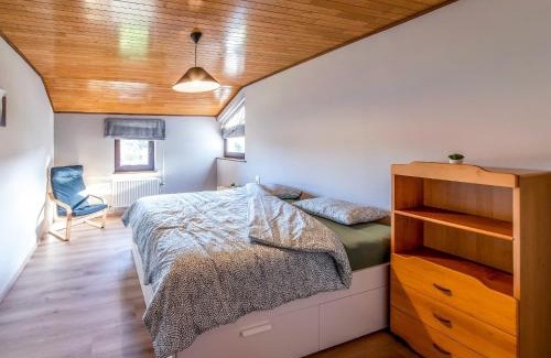 Leglise House | Inviting Holiday Home in Léglise with Garden for Families