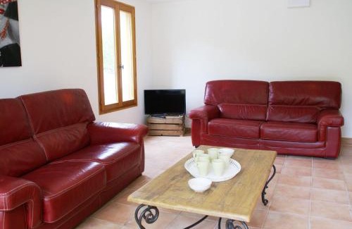 Les Vans House | Cozy Holiday Home in Les Vans with Pool & Pet-Friendly Options