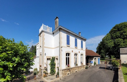 Neuvic-Entier House | Historic Schoolhouse Retreat in a Peaceful Setting