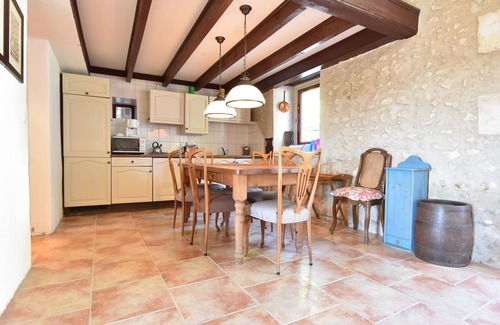 Lusignac House | Idyllic Holiday Home with Private Pool & Pet-Friendly Perks