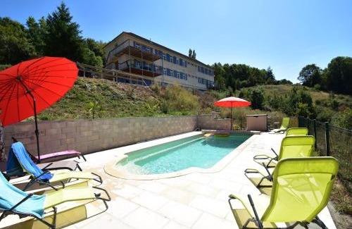 Cuzy House | Inviting Cuzy Holiday Home with Pool for Family Getaways
