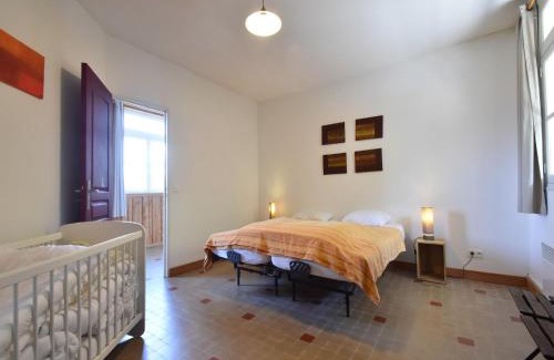 Cuzy House | Inviting Cuzy Holiday Home with Pool for Family Getaways