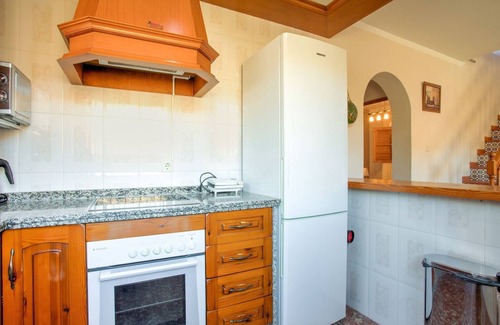 Canillas de Aceituno House | Pet-Friendly Escape: Belvilla by OYO Casa Granadillos