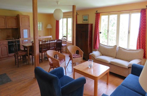 Milire House | Spacious Holiday Home for Eight on Expansive Property