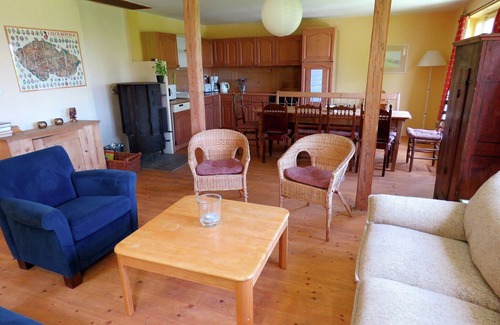 Milire House | Spacious Holiday Home for Eight on Expansive Property