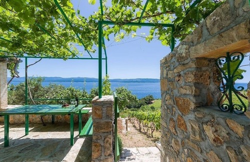Murvica House | Picturesque Holiday Home in Murvica with Ocean Views