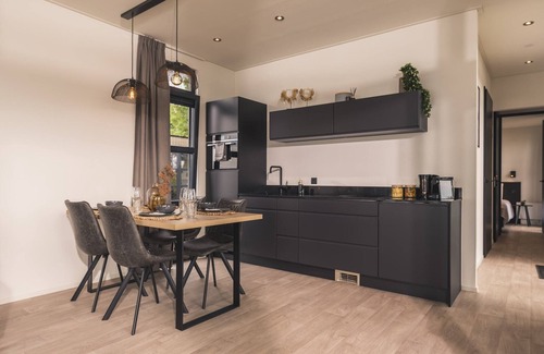 Maurik House | Welcoming Holiday Home Near the Lower Rhine with Amenities