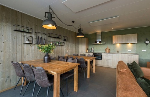 Municipality of Veere House | Beachside House in Vrouwenpolder with Ocean View & Breakfast