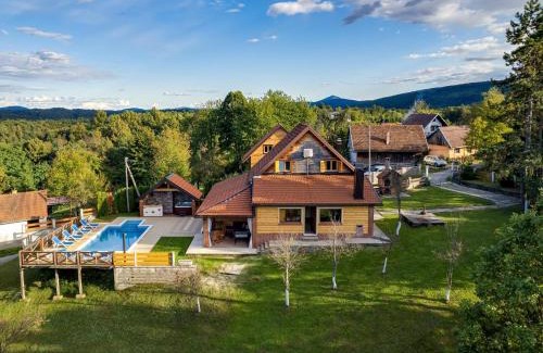 Gornje Dubrave House | Idyllic Holiday House in Croatia - 4-Star, Pet Friendly