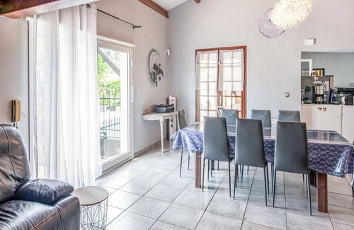 Orange House | Beautiful Holiday Home with Private Pool and Pet-Friendly Amenities