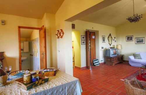 Paciano House | Family-Friendly Getaway at Belvilla by OYO Due Laghi