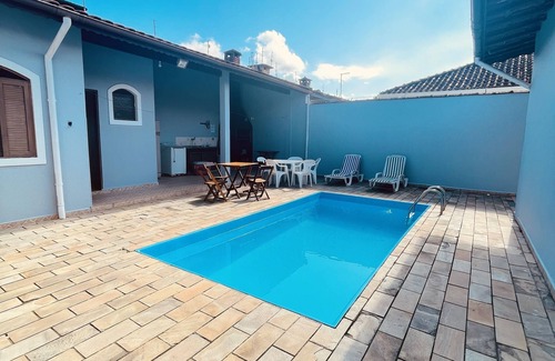 Peruibe House | Inviting Holiday Home in Peruíbe with Pool and Kitchen