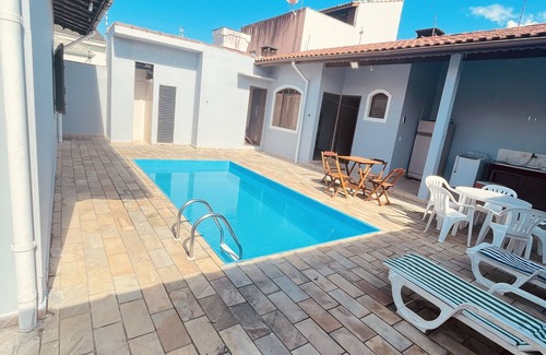 Peruibe House | Inviting Holiday Home in Peruíbe with Pool and Kitchen