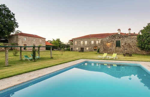 Santa Cruz do Lima House | Family-Friendly Holiday Home in Ponte de Lima with Pool