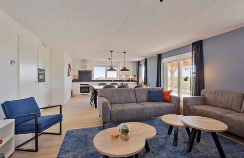 Scherpenisse House | Inviting Holiday Home in Scherpenisse with Ocean View