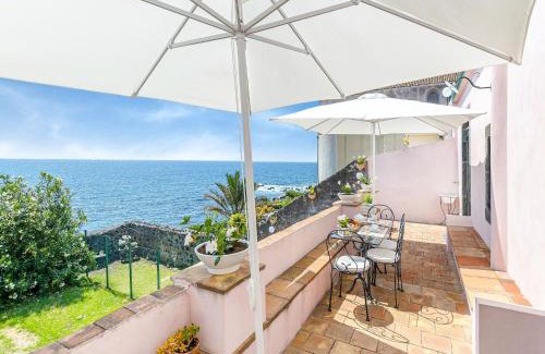 Santa Tecla House | Scenic Seaside Residence with Garden for Families