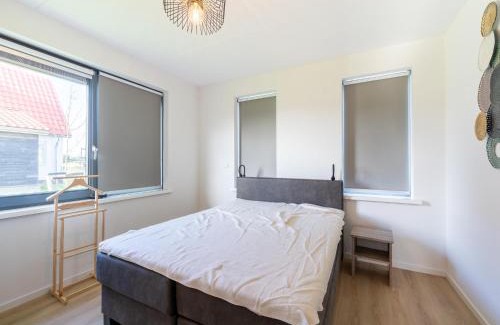 Scherpenisse House | Holiday Home in Scherpenisse near Nature Reserve, cleaning included