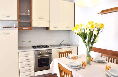 Lugana House | Elegant Holiday Home in Sirmione with Inviting Pool
